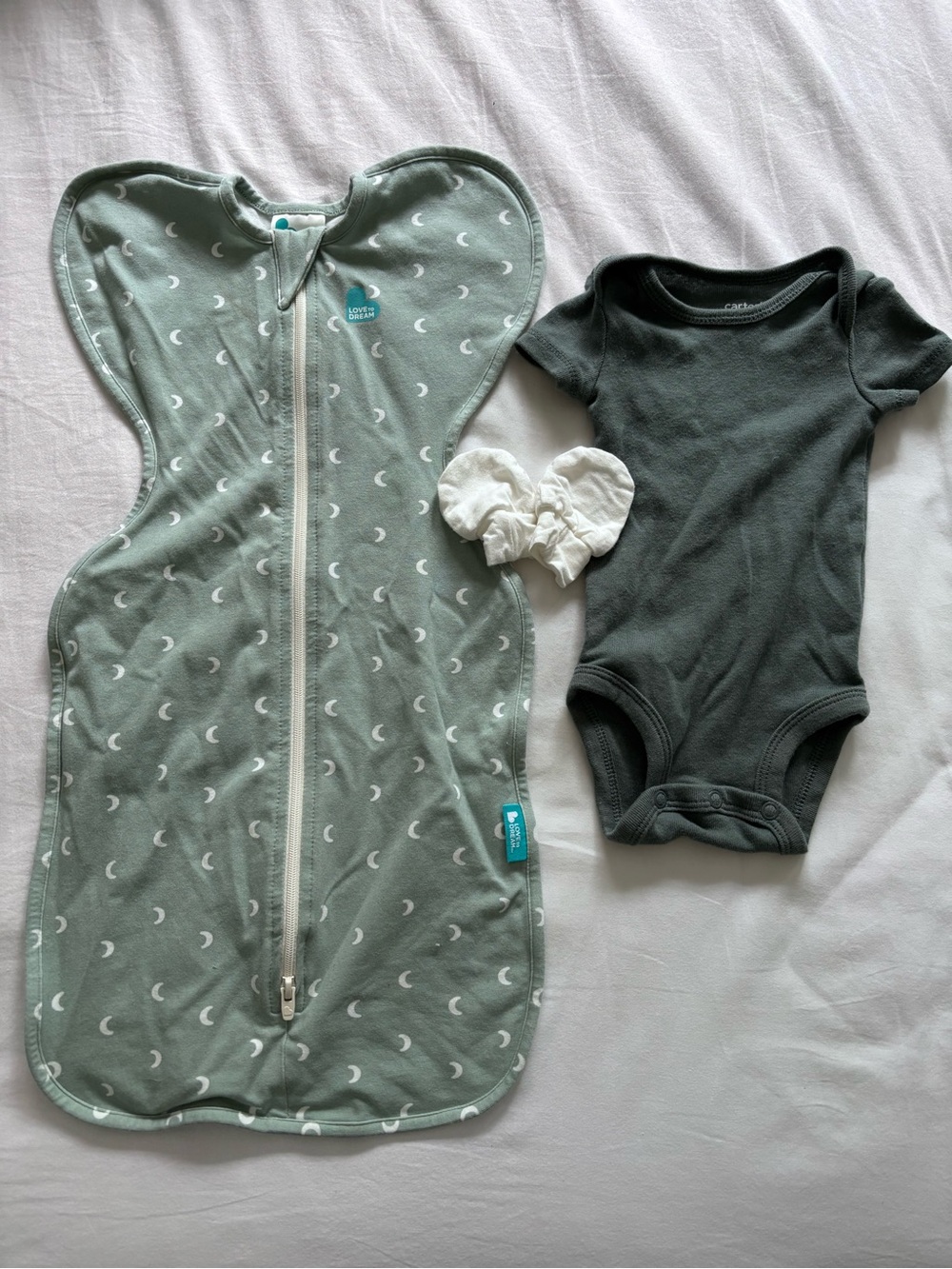 NWOT Newborn Bundle - Sleep sack, mitts and onesie
